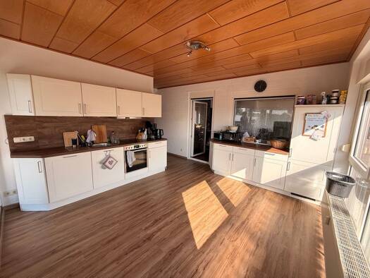 Wohnung zur Miete 595 € 2,5 Zimmer 82,2 m² Geschoss 1/3 frei ab 01.10.2026 Mindener Straße 1 Uchte 31600