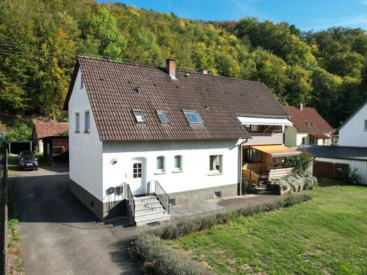 Mehrfamilienhaus zum Kauf 298.000 € 6 Zimmer 187 m² 1.399 m² Grundstück Laucherthal Sigmaringendorf 72517