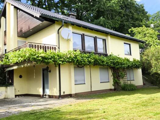 Einfamilienhaus zum Kauf provisionsfrei 399.000 € 7 Zimmer 176,8 m² 1.258 m² Grundstück frei ab sofort Burghaig Kulmbach 95326