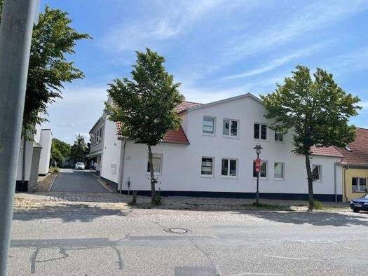 Wohnung zur Miete 814 € 2 Zimmer 74 m² frei ab sofort Lindenstr. 2 Garz Garz/Rügen 18574