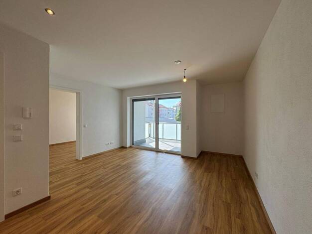Wohnung zum Kauf - Erstbezug provisionsfrei 335.000 € 2 Zimmer 47,5 m² 1. Geschoss frei ab sofort Traunstein 83278