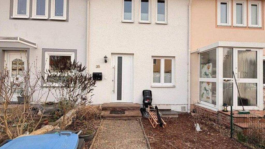 Reihenmittelhaus zur Miete 1.350 € 4 Zimmer 89 m² 165 m² Grundstück frei ab 15.05.2026 Am Wullwinkel 35 Oberricklingen Hannover 30459