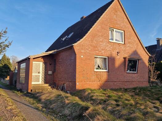 Einfamilienhaus zum Kauf 420.000 € 5,5 Zimmer 122 m² 1.500 m² Grundstück frei ab sofort Suhrenbrooksweg 13 Brokstedt 24616
