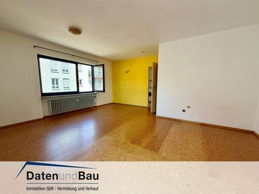 Wohnung zum Kauf 112.000 € 1 Zimmer 38 m² Geschoss 1/3 frei ab sofort Alter Kirchenweg 16 Röthenbach Röthenbach an der Pegnitz 90552