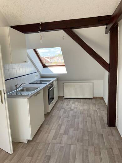 Wohnung zur Miete 319 € 1 Zimmer 37,5 m² Dachgeschoss, 3. Geschoss frei ab sofort Eduardstraße 36 Innenstadt Dessau-Roßlau 06844