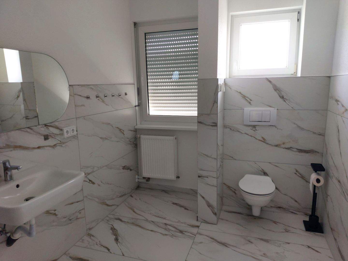 Immobilie in Karlsbad - 2- Familienhaus auf absolutem Neubaustandard mit gewerblich bebaubarem Grundstück - Bild 4