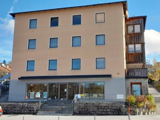 Haus zum Kauf 890.000 € 920 m² 1.528 m² Grundstück frei ab 01.01.2026 Grafenauer Straße Freyung 94078