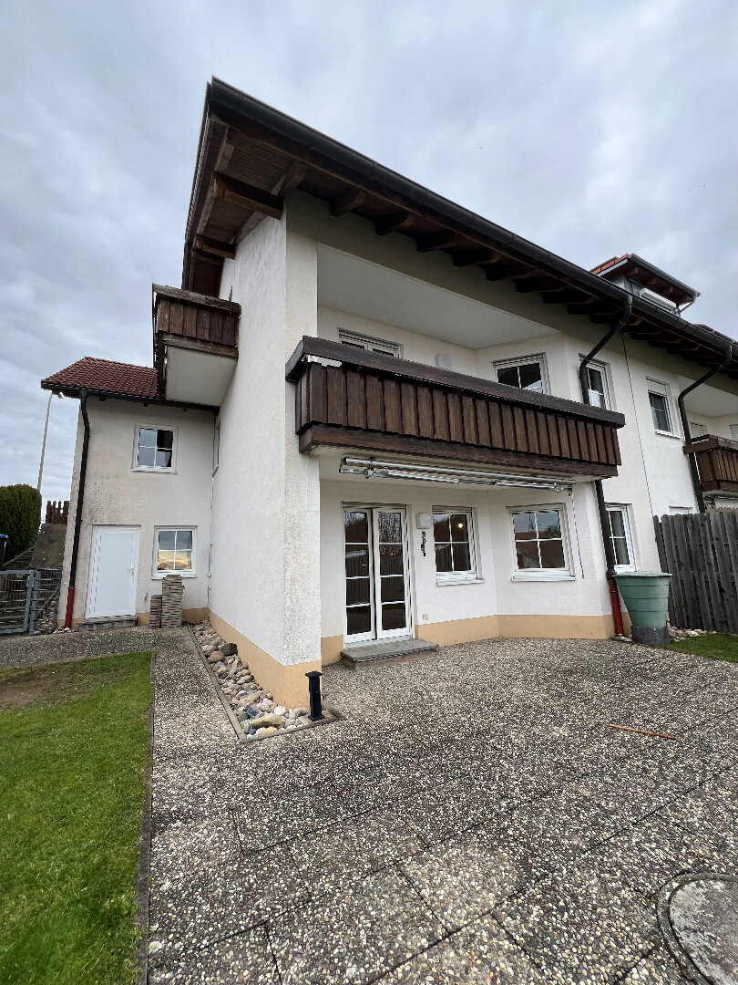 Doppelhaushälfte zur Miete 1.250 € 6 Zimmer 131 m²<br/>Wohnfläche 01.02.2025<br/>Verfügbarkeit Stetten Stetten 87778