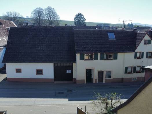 Einfamilienhaus zum Kauf 299.000 € 6 Zimmer 114 m² 330 m² Grundstück Norsingen Ehrenkirchen 79238