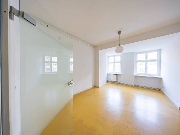Bürogebäude zur Miete provisionsfrei 2.083 € 83,3 m² Bürofläche Karl-Marx-Allee 85 Friedrichshain Berlin 10243