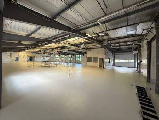 Produktionshalle zum Kauf 1.600.000 € 2.399 m² Lagerfläche Burggrafenhof Langenzenn 90579