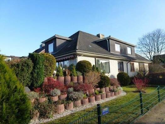 Wohnung zur Miete 680 € 3 Zimmer 81,2 m² 2 Geschosse frei ab sofort Harksheide Norderstedt 22844