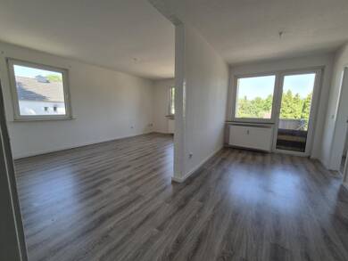 Wohnung zur Miete 555 € 3 Zimmer 74 m² 1. Geschoss Obere Sterkrader Straße 5 Obermarxloh Duisburg 47167