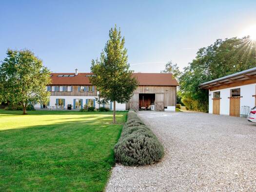 Haus zum Kauf 3.900.000 € 7 Zimmer 349 m² 8.000 m² Grundstück Haimhausen 85778