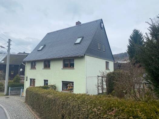 Einfamilienhaus zum Kauf 145.000 € 9 Zimmer 131 m² 737 m² Grundstück frei ab 01.10.2026 Dorfstraße 87 Waldkirchen Grünhainichen 09579
