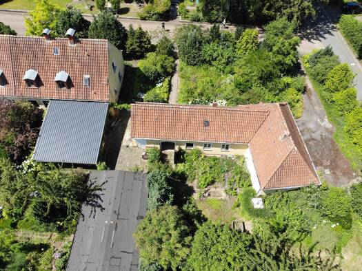 Haus zum Kauf 399.000 € 5 Zimmer 140 m² 1.557 m² Grundstück frei ab sofort Von-Dannenberg-Straße 1 Wehmingen Sehnde 31319