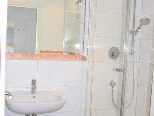 Studio zur Miete 450 € 1 Zimmer 28,5 m² 5. Geschoss frei ab 01.02.2026 Glockenhof Nürnberg 90478