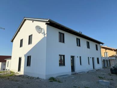 Haus zur Miete 1.350 € 6 Zimmer 160 m² 310 m² Grundstück frei ab sofort Egglkofen Egglkofen 84546