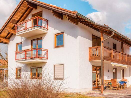 Studio zur Miete 980 € 3 Zimmer 96 m² 2. Geschoss frei ab 01.05.2026 Guggenberg Kirchanschöring 83417