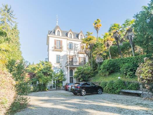 Haus zum Kauf 2.750.000 € 800 m² 4.500 m² Grundstück Luino 21016