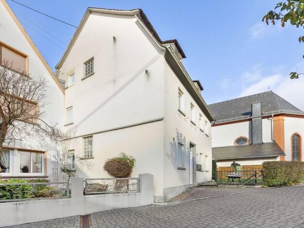 Mehrfamilienhaus zum Kauf 98.000 € 4 Zimmer 89 m² 147 m² Grundstück Kestert 56348