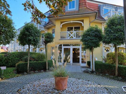 Wohnung zum Kauf 315.000 € 2 Zimmer 41,2 m² frei ab sofort Hermann-Häcker-Straße 42 a Kühlungsborn 18225