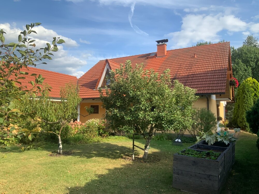 Einfamilienhaus zum Kauf 480.000 € 6 Zimmer 193 m²<br/>Wohnfläche 1.440 m²<br/>Grundstück Westkreuz / Seefichten Frankfurt (Oder) / Nuhnen 15234