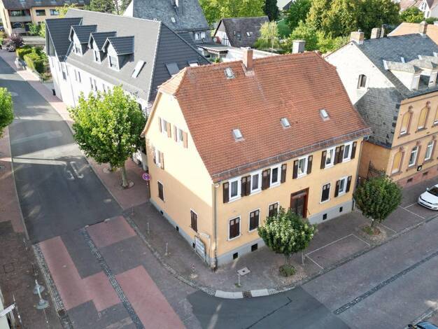 Mehrfamilienhaus zum Kauf provisionsfrei 695.000 € 12 Zimmer 260 m² 160 m² Grundstück Hugenottenstraße 94 Friedrichsdorf Friedrichsdorf 61381