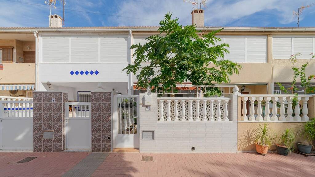 Einfamilienhaus zum Kauf provisionsfrei 164.999 € 4 Zimmer 58 m² 8 m² Grundstück Calle BERGANTIN RIO PIEDRA, 9 Torrevieja 03180