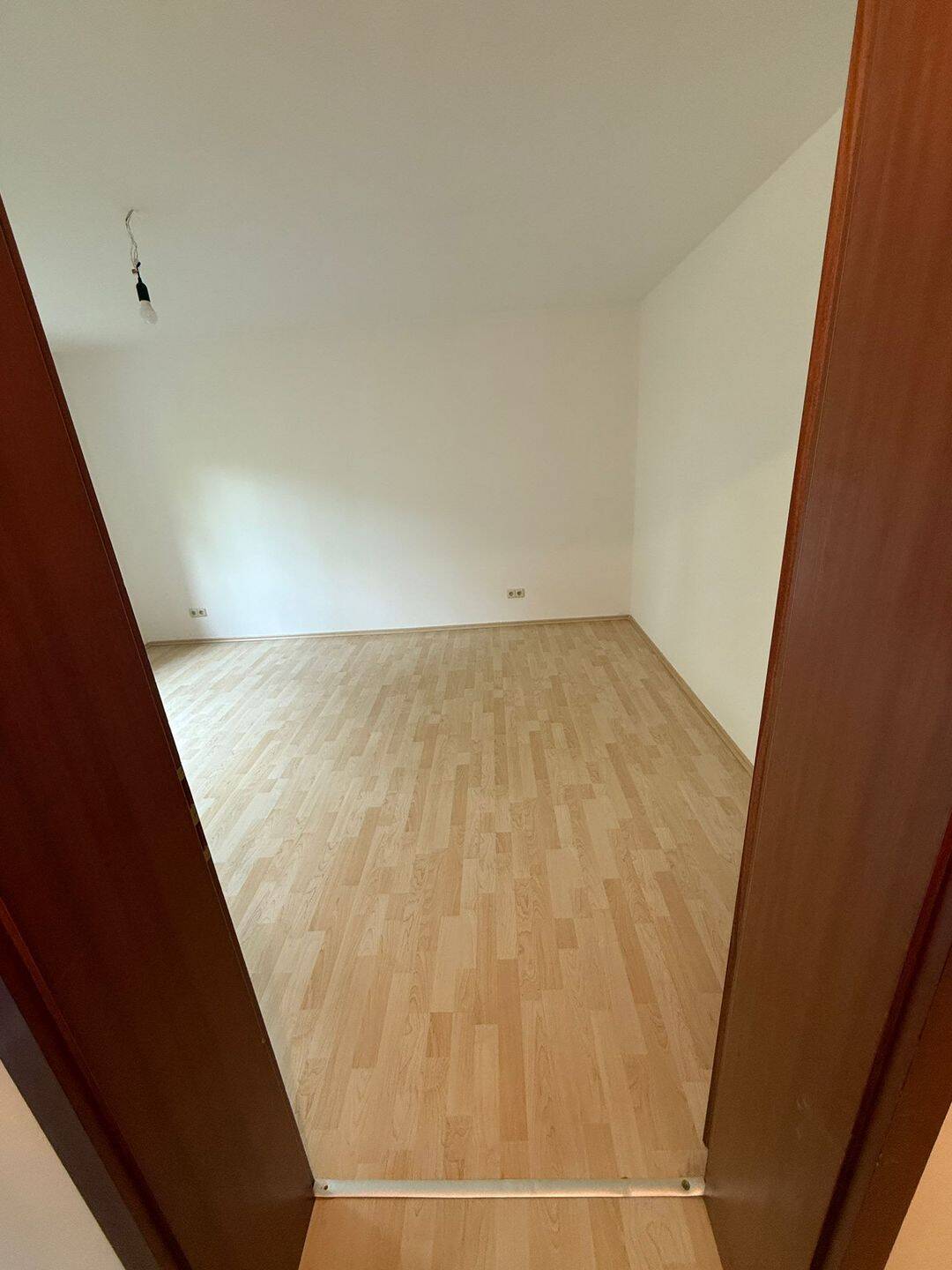 Diese gemütliche 2-Zimmer-Wohnung mit Einbauküche. "Zentrale Lage" – Nürnberg – Vorschaubild 14