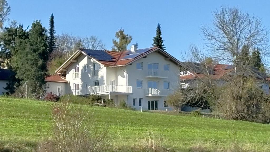 Einfamilienhaus zur Miete 7.700 € 11 Zimmer 400 m²<br/>Wohnfläche 1.068 m²<br/>Grundstück Aufkirchen Berg 82335