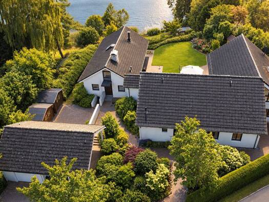 Einfamilienhaus zum Kauf 7 Zimmer 200 m² 2.300 m² Grundstück Bebensee 23816