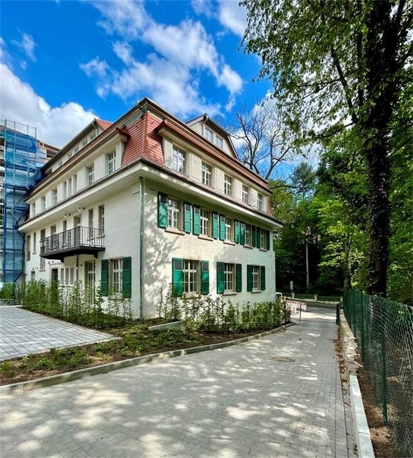 Wohnung zur Miete 1.900 € 4 Zimmer 128,7 m²<br/>Wohnfläche EG<br/>Geschoss 01.01.2025<br/>Verfügbarkeit Bautzner Landstr. 1b Weißer Hirsch Dresden 01324