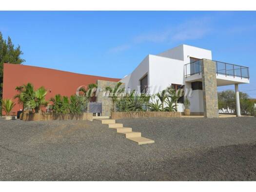 Villa zum Kauf 730.000 € 4 Zimmer 232,4 m² 4.500 m² Grundstück Puerto del Rosario 35612