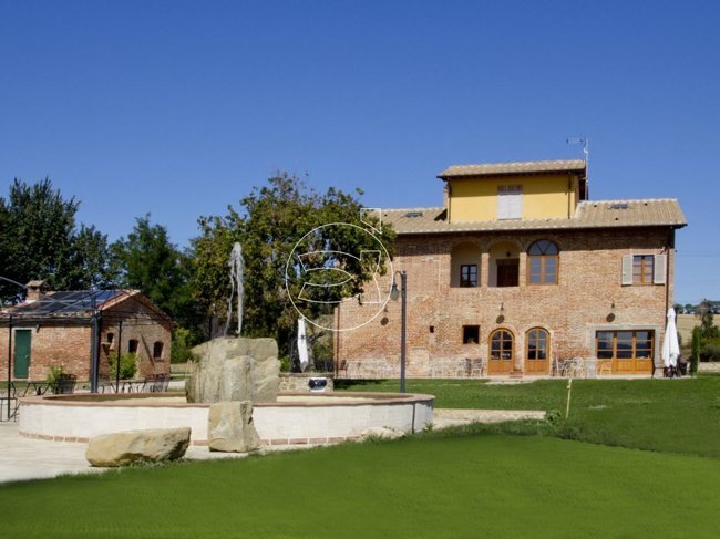Einfamilienhaus zum Kauf 1.495.000 € 650 m²<br/>Wohnfläche 20.000 m²<br/>Grundstück Cortona