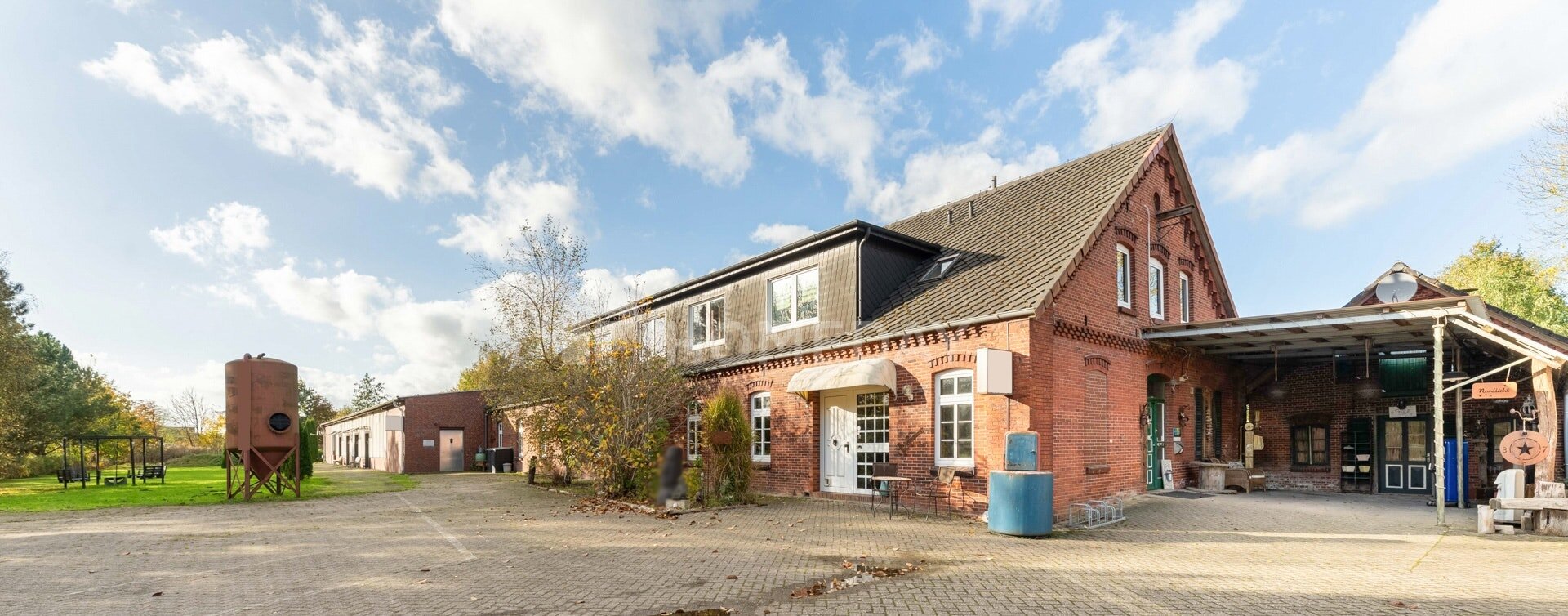 Einfamilienhaus zum Kauf 579.000 € 11 Zimmer 600 m²<br/>Wohnfläche 9.180 m²<br/>Grundstück Rodenkirchen Stadland 26935