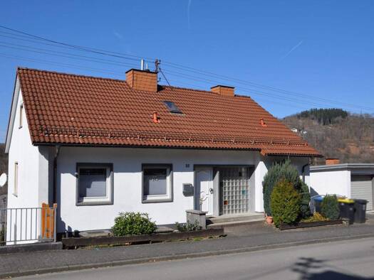 Mehrfamilienhaus zum Kauf 375.000 € 10 Zimmer 220 m² 740 m² Grundstück Eiserfeld Siegen 57080