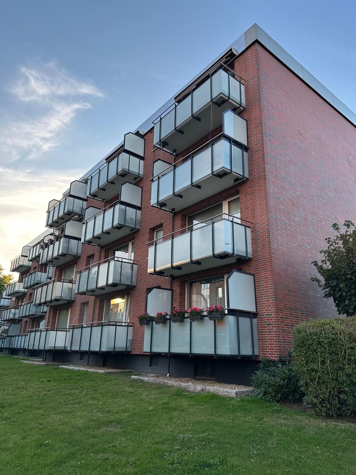 Wohnung zum Kauf 219.000 € 2,5 Zimmer 63,3 m²<br/>Wohnfläche 4.<br/>Geschoss ab sofort<br/>Verfügbarkeit Am Grasweg 17 a Meckelfeld Seevetal 21217