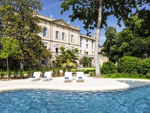 Schloss zum Kauf 7.900.000 € 36 Zimmer 1.729 m² 17.282 m² Grundstück UZES 30700