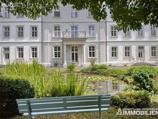 Schloss zum Kauf 3.500.000 € 64 Zimmer 1.838 m² 43.923 m² Grundstück Messelhausen Lauda-Königshofen 97922