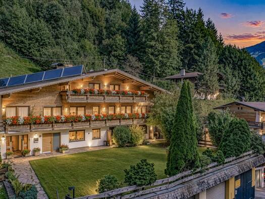 Mehrfamilienhaus zum Kauf 1.390.000 € 7 Zimmer 238,9 m² 2.818 m² Grundstück Hopfgarten im Brixental 6361
