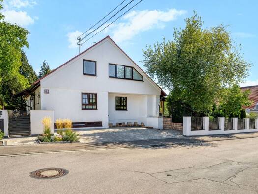Einfamilienhaus zum Kauf provisionsfrei 1.280.000 € 8 Zimmer 210 m² 865 m² Grundstück frei ab 31.07.2027 Wessiszell Dasing 86453