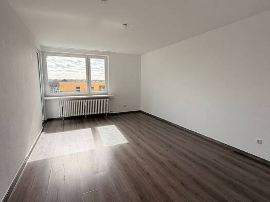 Wohnung zur Miete 290 € 2 Zimmer 55 m² 2. Geschoss frei ab sofort Neue Straße (Großkayna) 7 Großkayna Braunsbedra 06242