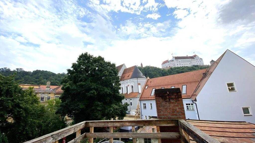 Haus zum Kauf 1.985.000 € 19 Zimmer 420 m² 204 m² Grundstück Altstadt Landshut 84028