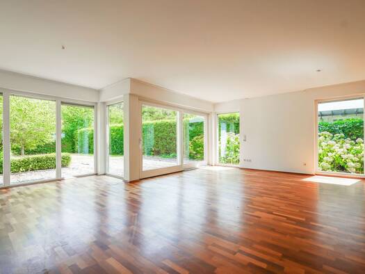 Doppelhaushälfte zur Miete 3.400 € 6 Zimmer 180 m² 533 m² Grundstück frei ab sofort Wittlaer Stadtbezirk 5 40489