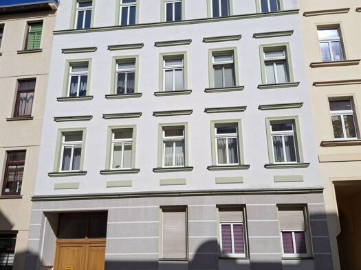 Wohnung zur Miete 524 € 3 Zimmer 80,6 m² 3. Geschoss frei ab 01.11.2026 Ostviertel Gera 07546