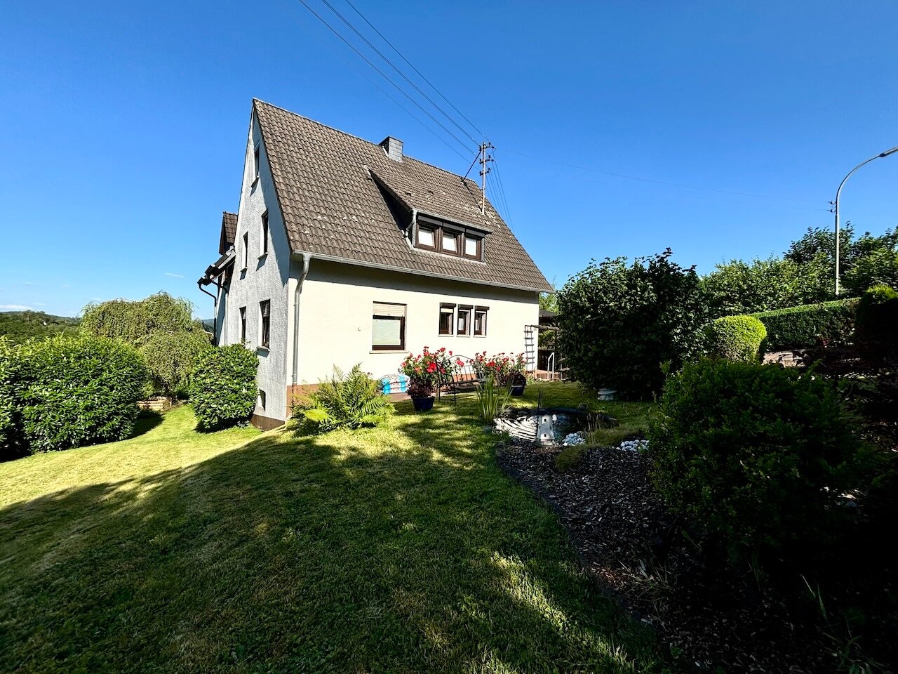 Mehrfamilienhaus zum Kauf 319.000 € 8 Zimmer 188 m²<br/>Wohnfläche 739 m²<br/>Grundstück Neunkirchen Neunkirchen 57290