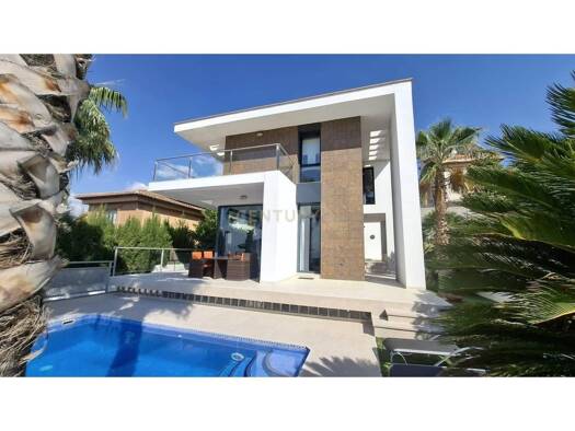 Chalet zur Miete 3.200 € 4 Zimmer 410 m² 448 m² Grundstück Calle Sierra Nevada La Zubia 18140