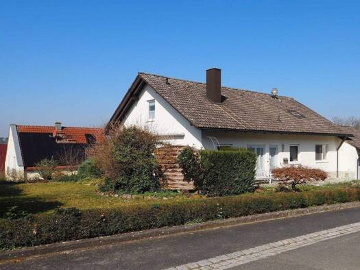 Haus zum Kauf 325.000 € 8 Zimmer 206 m² 873 m² Grundstück frei ab sofort Weingartsgreuth Wachenroth 96193