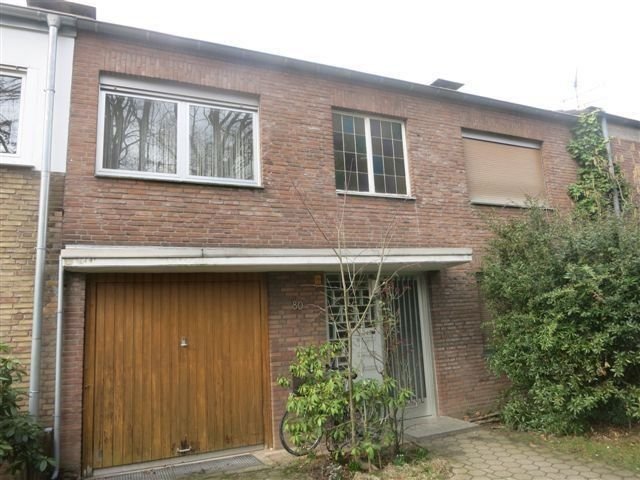 Wohnung zur Miete 900 € 4 Zimmer 95 m²<br/>Wohnfläche 1.<br/>Geschoss 01.12.2024<br/>Verfügbarkeit An der Obererft 80 Dreikönigenviertel Neuss 41464